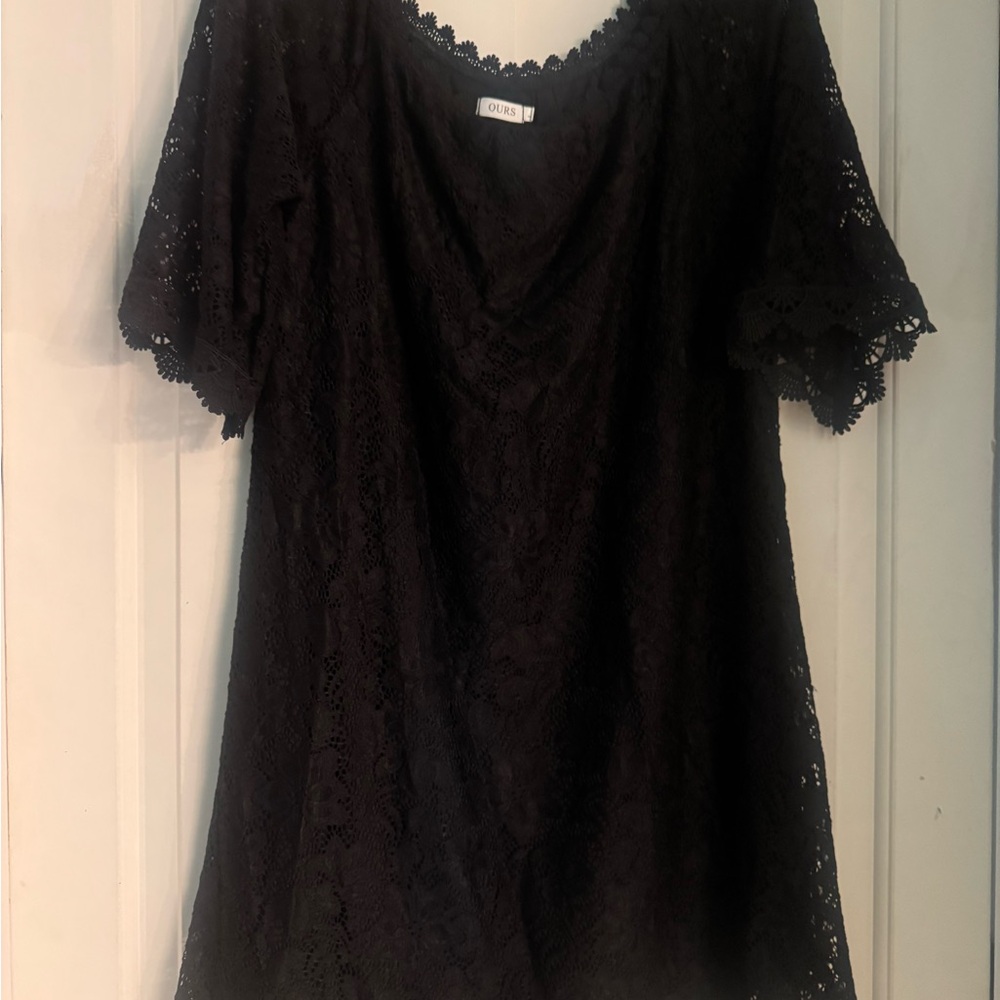 Black Lace Midi Dress with Scalloped V-Neck